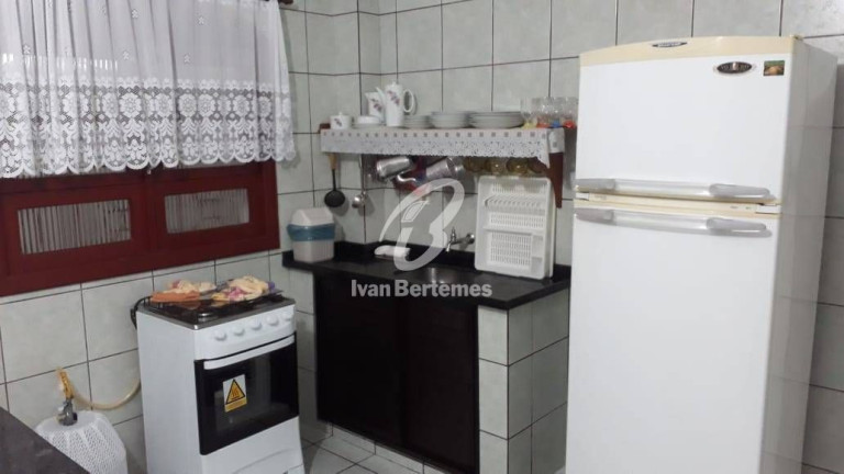 Imagem Sobrado com 2 Quartos para Temporada, em Canto Grande - Bombinhas Imagem Sobrado com 2 Quartos para Temporada, em Canto Grande - Bombinhas