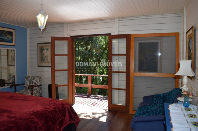 Imagem Casa com 4 Quartos à Venda, 190 m² em Região Do Alto Da Boa Vista - Campos Do Jordão