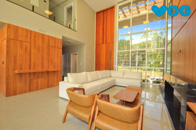 Imagem Casa com 4 Quartos à Venda, 290 m² em Vila Nova - Porto Alegre Imagem Casa com 4 Quartos à Venda, 290 m² em Vila Nova - Porto Alegre