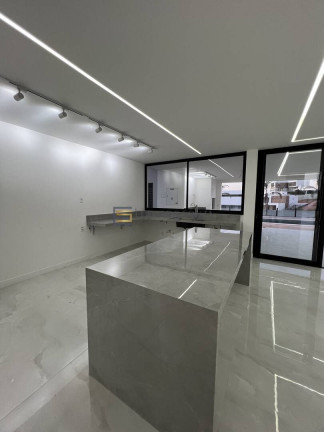 Imagem Casa com 4 Quartos à Venda, 790 m² em Interlagos - Vila Velha