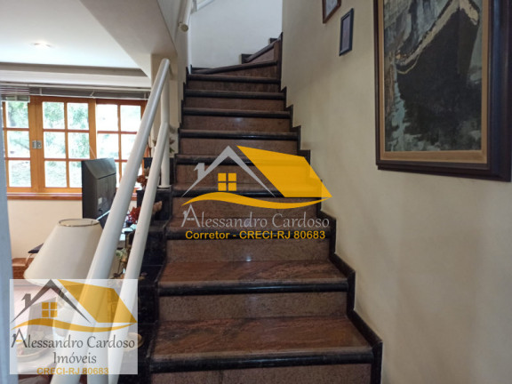 Imagem Casa com 6 Quartos à Venda, 290 m² Imagem Casa com 6 Quartos à Venda, 290 m²