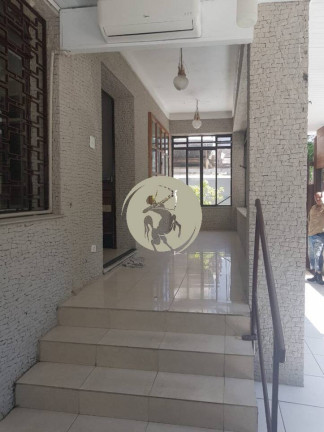Imagem Casa com 4 Quartos à Venda, 260 m² em Gonzaga - Santos