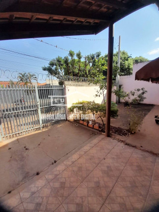 Imagem Casa com 3 Quartos à Venda, 250 m² em Jardim Pinheiros (vila Xavier) - Araraquara Imagem Casa com 3 Quartos à Venda, 250 m² em Jardim Pinheiros (vila Xavier) - Araraquara