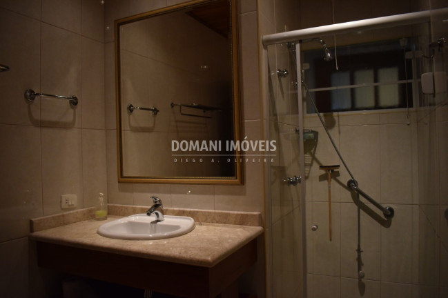 Imagem Imóvel com 3 Quartos à Venda, 159 m² em Região De Capivari - Campos Do Jordão