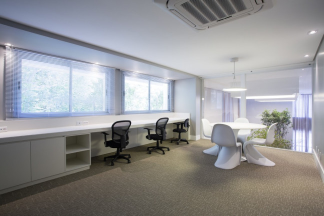 Imagem Sala Comercial à Venda, 44 m² em Petrópolis - Porto Alegre Imagem Sala Comercial à Venda, 44 m² em Petrópolis - Porto Alegre