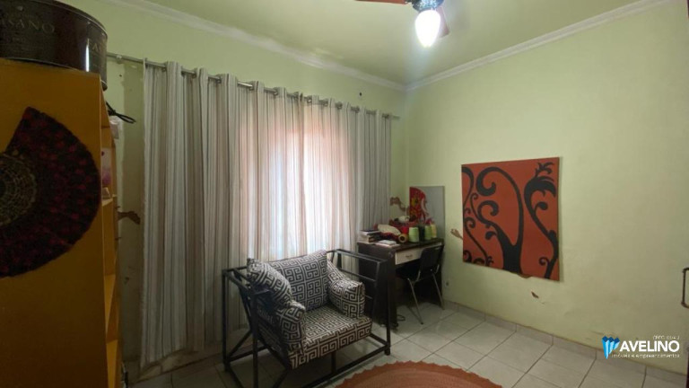 Imagem Casa com 3 Quartos à Venda, 210 m² em Vila São Luiz - Dourados Imagem Casa com 3 Quartos à Venda, 210 m² em Vila São Luiz - Dourados
