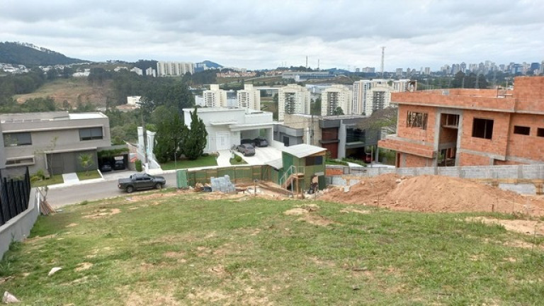 Terreno à Venda, 711 m² em Tamboré - Santana De Parnaíba