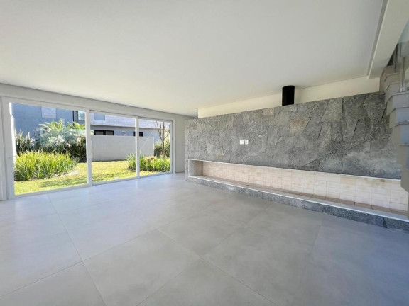 Imagem Casa com 4 Quartos à Venda, em Centro - Xangri-lá Imagem Casa com 4 Quartos à Venda, em Centro - Xangri-lá