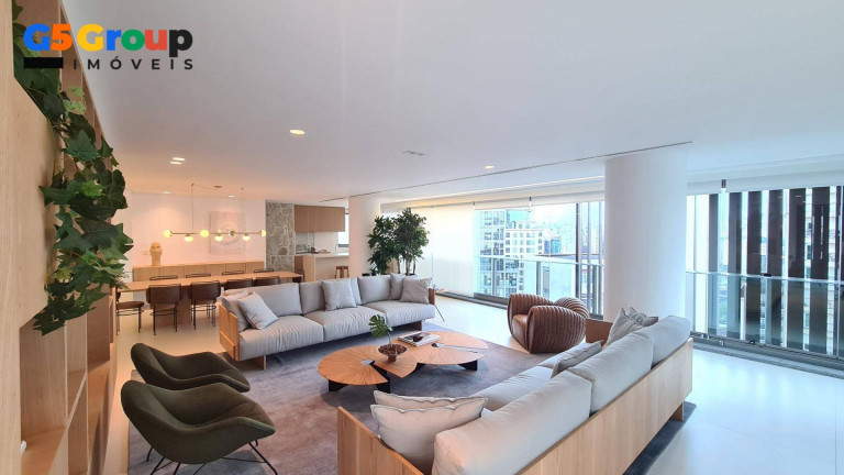 Apartamento com 4 Quartos à Venda, 247 m² em Vila Nova Conceição - São Paulo