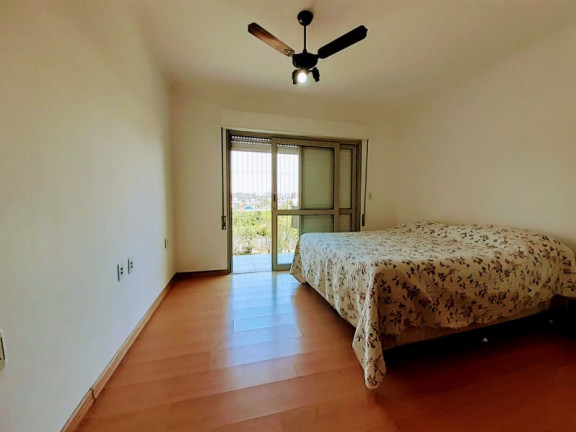 Imagem Casa com 3 Quartos à Venda, 245 m² em Jardim Sabará - Porto Alegre Imagem Casa com 3 Quartos à Venda, 245 m² em Jardim Sabará - Porto Alegre