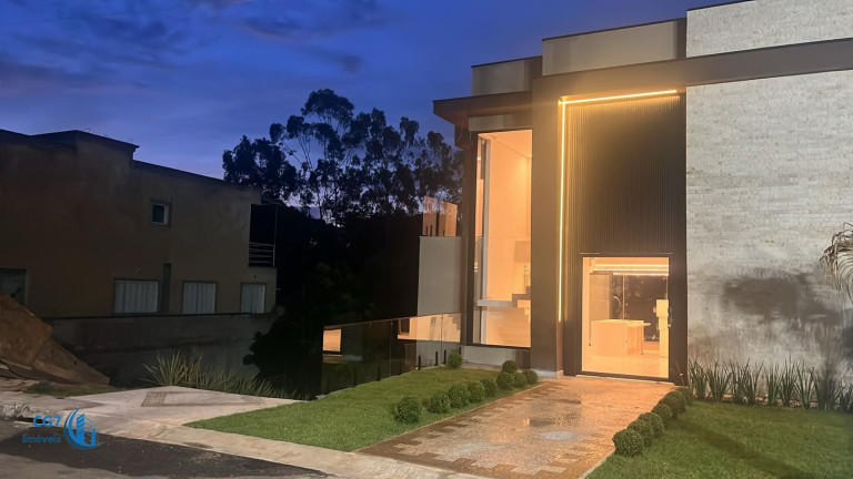 Sobrado com 4 Quartos à Venda, 385 m² em Suru - Santana De Parnaíba