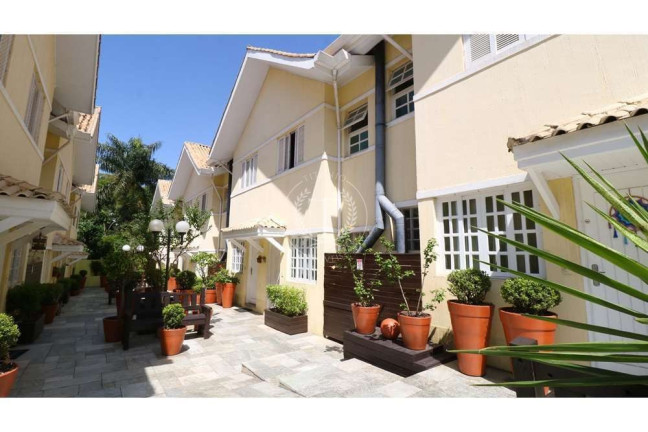 Imagem Casa de Condomínio com 3 Quartos à Venda, 141 m² em Vila Sônia - São Paulo Imagem Casa de Condomínio com 3 Quartos à Venda, 141 m² em Vila Sônia - São Paulo