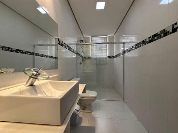 Imagem Casa com 4 Quartos à Venda, 488 m² em Cabral - Contagem Imagem Casa com 4 Quartos à Venda, 488 m² em Cabral - Contagem