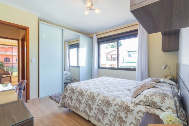 Imagem Imóvel com 3 Quartos à Venda, 240 m² em Santa Tereza - Porto Alegre Imagem Imóvel com 3 Quartos à Venda, 240 m² em Santa Tereza - Porto Alegre
