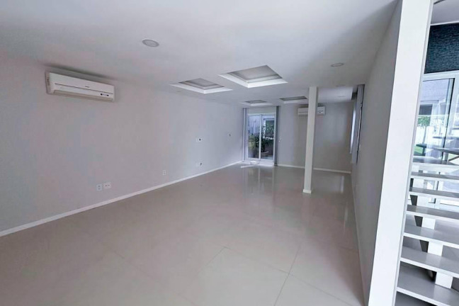 Imagem Casa de Condomínio com 6 Quartos para Alugar, 550 m² em Barra Da Tijuca - Rio De Janeiro Imagem Casa de Condomínio com 6 Quartos para Alugar, 550 m² em Barra Da Tijuca - Rio De Janeiro