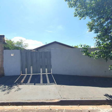 Casa com 3 Quartos à Venda, 79 m² em Vila Bela Vista - Lins