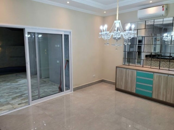 Foto do imóvel Sobrado com 3 Quartos à Venda, 270 m² em Parque São Cristóvão - Taubaté
