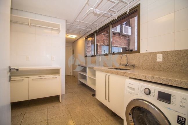 Imagem Apartamento com 3 Quartos à Venda, 325 m² em Moinhos De Vento - Porto Alegre Imagem Apartamento com 3 Quartos à Venda, 325 m² em Moinhos De Vento - Porto Alegre