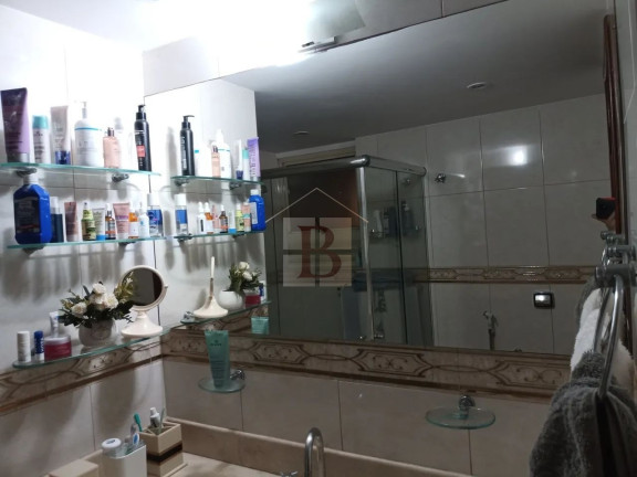 Imagem Imóvel com 4 Quartos à Venda, 243 m² em Icaraí - Niterói Imagem Imóvel com 4 Quartos à Venda, 243 m² em Icaraí - Niterói