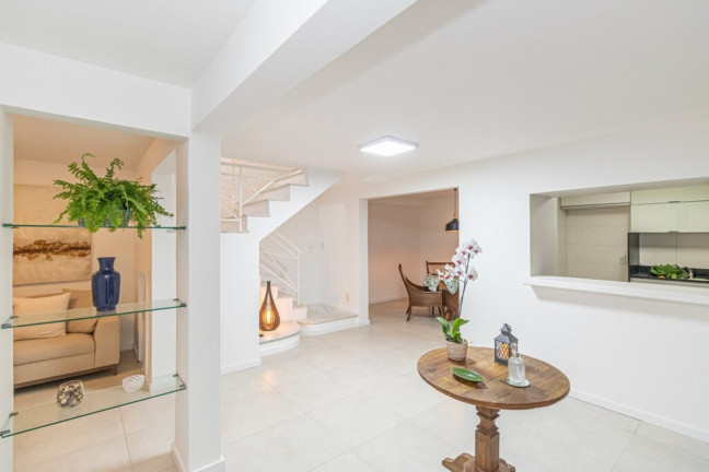 Imagem Casa com 5 Quartos à Venda, em Barra Da Tijuca - Rio De Janeiro Imagem Casa com 5 Quartos à Venda, em Barra Da Tijuca - Rio De Janeiro