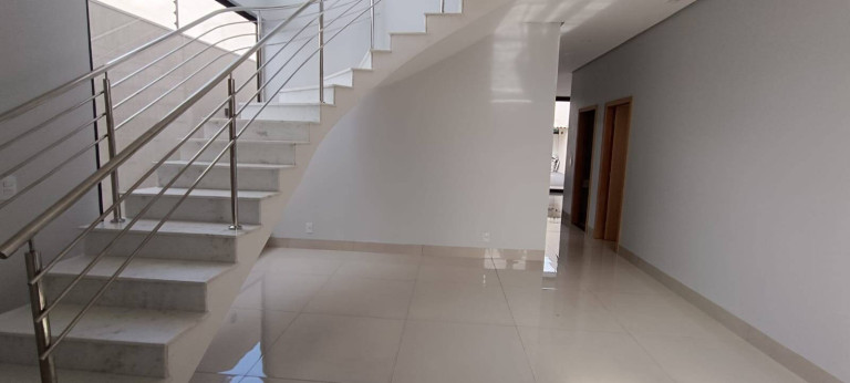 Imagem Casa com 3 Quartos à Venda, 253 m² em Setor Sul Jamil Miguel - Anápolis