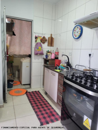 Imagem Apartamento com 2 Quartos à Venda, 48 m² em Gralha Azul - Sarandi