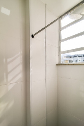 Imagem Imóvel com 2 Quartos à Venda, 72 m² em Copacabana - Rio De Janeiro Imagem Imóvel com 2 Quartos à Venda, 72 m² em Copacabana - Rio De Janeiro