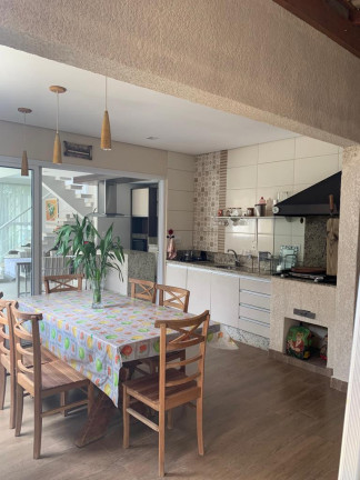 Imagem Casa com 3 Quartos à Venda, 160 m²