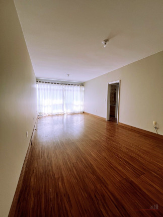 Imagem Apartamento com 3 Quartos à Venda, 133 m² em Centro - Florianópolis Imagem Apartamento com 3 Quartos à Venda, 133 m² em Centro - Florianópolis