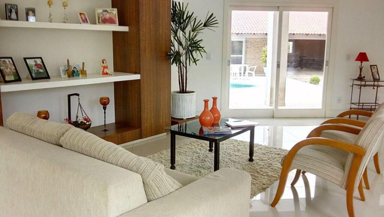 Imagem Casa com 3 Quartos à Venda, 460 m² em Centro - Barra Do Ribeiro