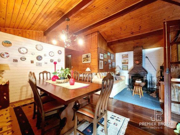 Imagem Casa com 4 Quartos à Venda, 300 m² em Albuquerque - Teresópolis