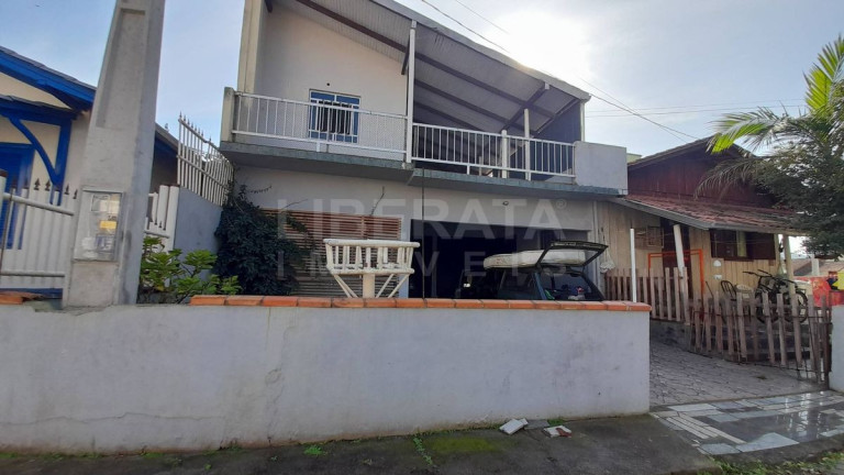 Imagem Sobrado com 6 Quartos à Venda, em Gravatá - Navegantes Imagem Sobrado com 6 Quartos à Venda, em Gravatá - Navegantes