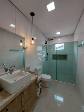 Imagem Casa com 3 Quartos à Venda, em Floresta - Joinville Imagem Casa com 3 Quartos à Venda, em Floresta - Joinville