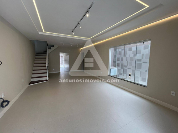 Imagem Casa com 3 Quartos à Venda, 200 m² em Jardim Excelsior - Cabo Frio