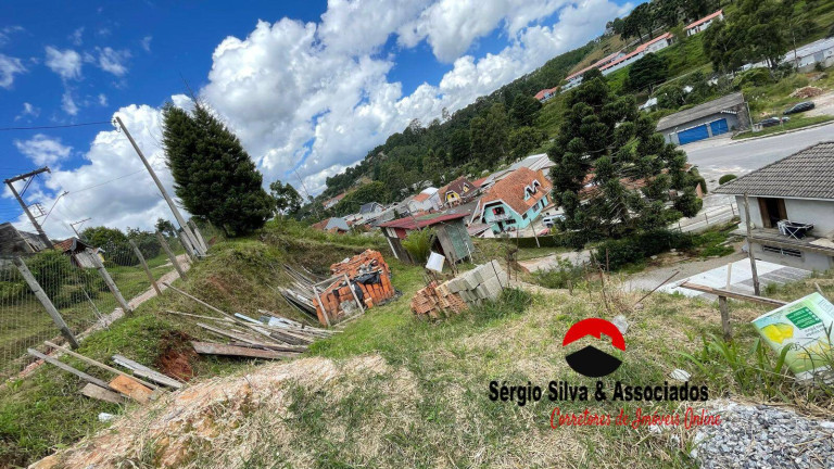 Terreno à Venda, 440 m² em Campos Do Jordão