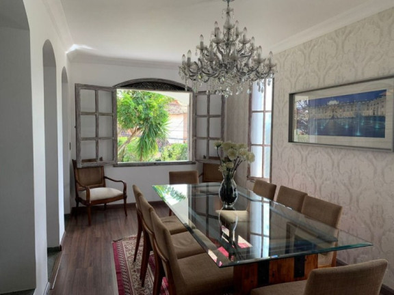 Casa com 5 Quartos para Alugar, 900 m² em Glória - Macaé