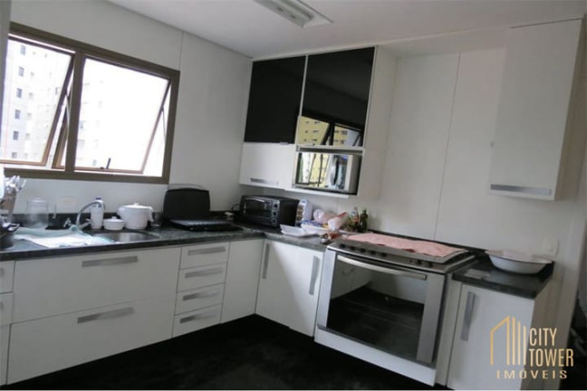 Apartamento com 3 Quartos à Venda, 200 m² em Moema - São Paulo