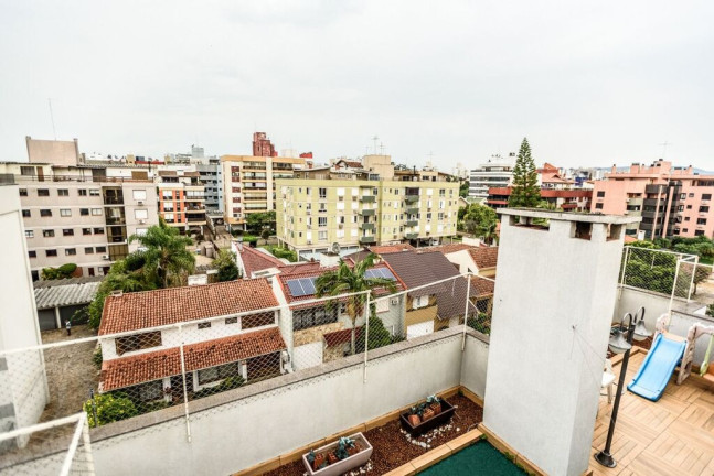 Imagem Cobertura com 3 Quartos à Venda, 241 m² em Jardim Lindóia - Porto Alegre
