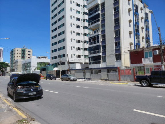 Imagem Casa com 3 Quartos à Venda, 240 m²