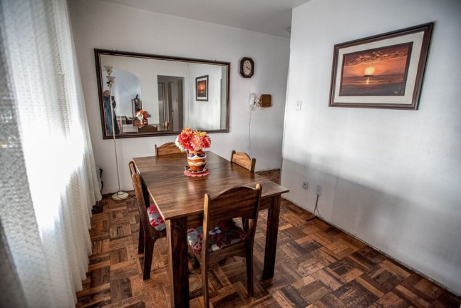 Imagem Apartamento com 2 Quartos à Venda, 58 m² em Passo Da Areia - Porto Alegre
