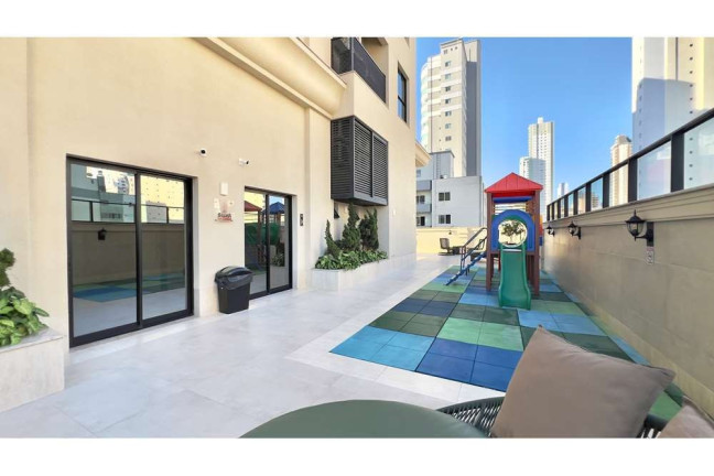 Imagem Imóvel com 4 Quartos à Venda, 138 m² em Centro - Balneário Camboriú Imagem Imóvel com 4 Quartos à Venda, 138 m² em Centro - Balneário Camboriú
