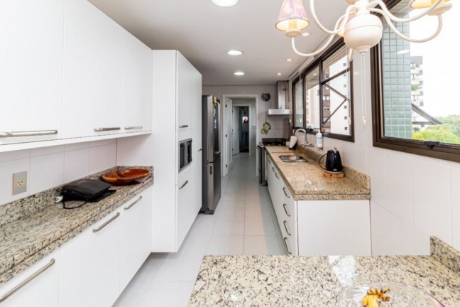 Imagem Imóvel com 3 Quartos à Venda, 244 m² em Rio Branco - Porto Alegre Imagem Imóvel com 3 Quartos à Venda, 244 m² em Rio Branco - Porto Alegre