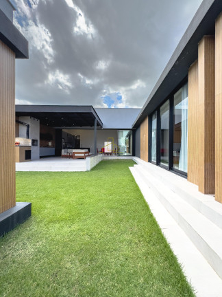 Imagem Casa com 3 Quartos à Venda, 521 m² em Alphaville Jacuhy - Serra Imagem Casa com 3 Quartos à Venda, 521 m² em Alphaville Jacuhy - Serra