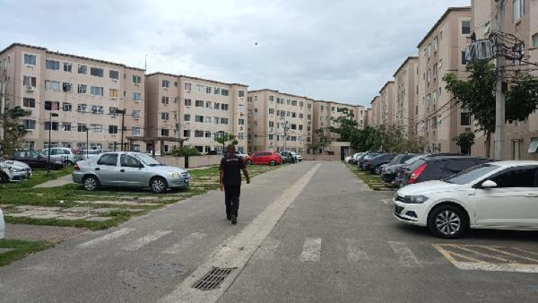 Foto do imóvel Imóvel com 2 Quartos à Venda, 41 m² em Santa Cruz - Rio De Janeiro Foto do imóvel Imóvel com 2 Quartos à Venda, 41 m² em Santa Cruz - Rio De Janeiro