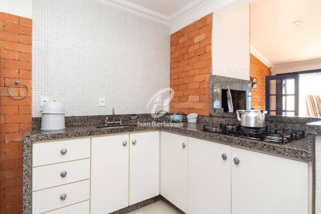 Imagem Casa com 4 Quartos para Temporada, em Canto Grande - Bombinhas Imagem Casa com 4 Quartos para Temporada, em Canto Grande - Bombinhas
