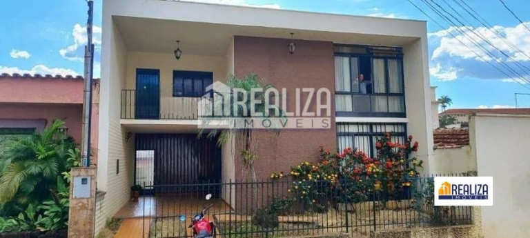 Imagem Casa com 4 Quartos à Venda, 324 m² em Jardim Alexandre Campos - Uberaba Imagem Casa com 4 Quartos à Venda, 324 m² em Jardim Alexandre Campos - Uberaba