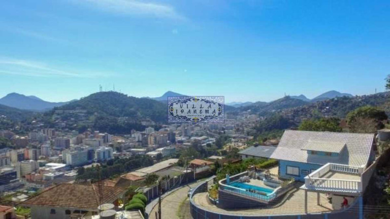 Imóvel com 4 Quartos à Venda, 258 m² em Fazendinha - Teresópolis