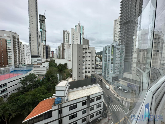 Imagem Apartamento com 3 Quartos à Venda, 135 m² em Centro - Balneário Camboriú Imagem Apartamento com 3 Quartos à Venda, 135 m² em Centro - Balneário Camboriú