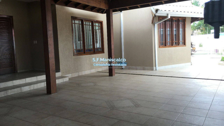 Imagem Casa com 4 Quartos para Temporada, em Praia Grande - Ubatuba Imagem Casa com 4 Quartos para Temporada, em Praia Grande - Ubatuba