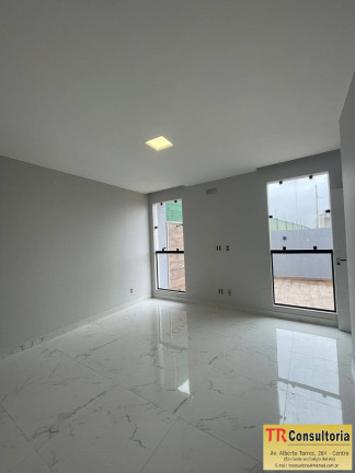 Imagem Casa com 3 Quartos à Venda, 400 m² em Campos Dos Goytacazes Imagem Casa com 3 Quartos à Venda, 400 m² em Campos Dos Goytacazes